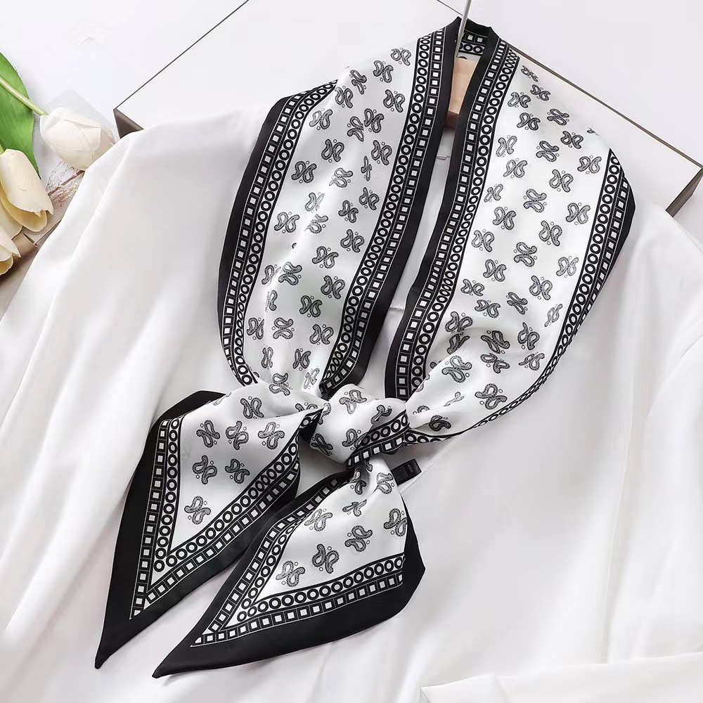 وشاح حريري مربع فاخر بنقشة حما - مراجعة Luxury Bags China وسعره