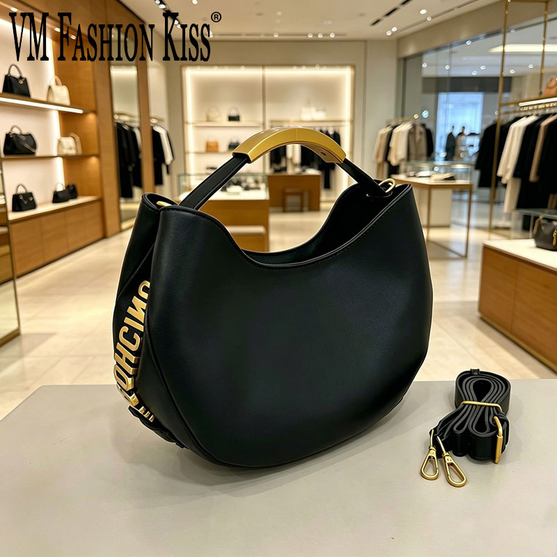 حقيبة نسائية نصف دائرية ذهبية  - مراجعة Luxury Bags Tote وسعره
